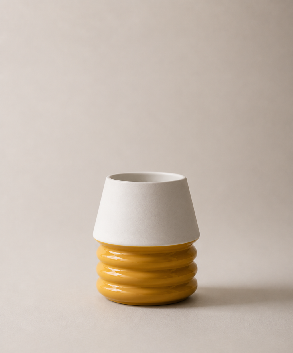 Vaso Fole M – Branco Fosco – Mostarda