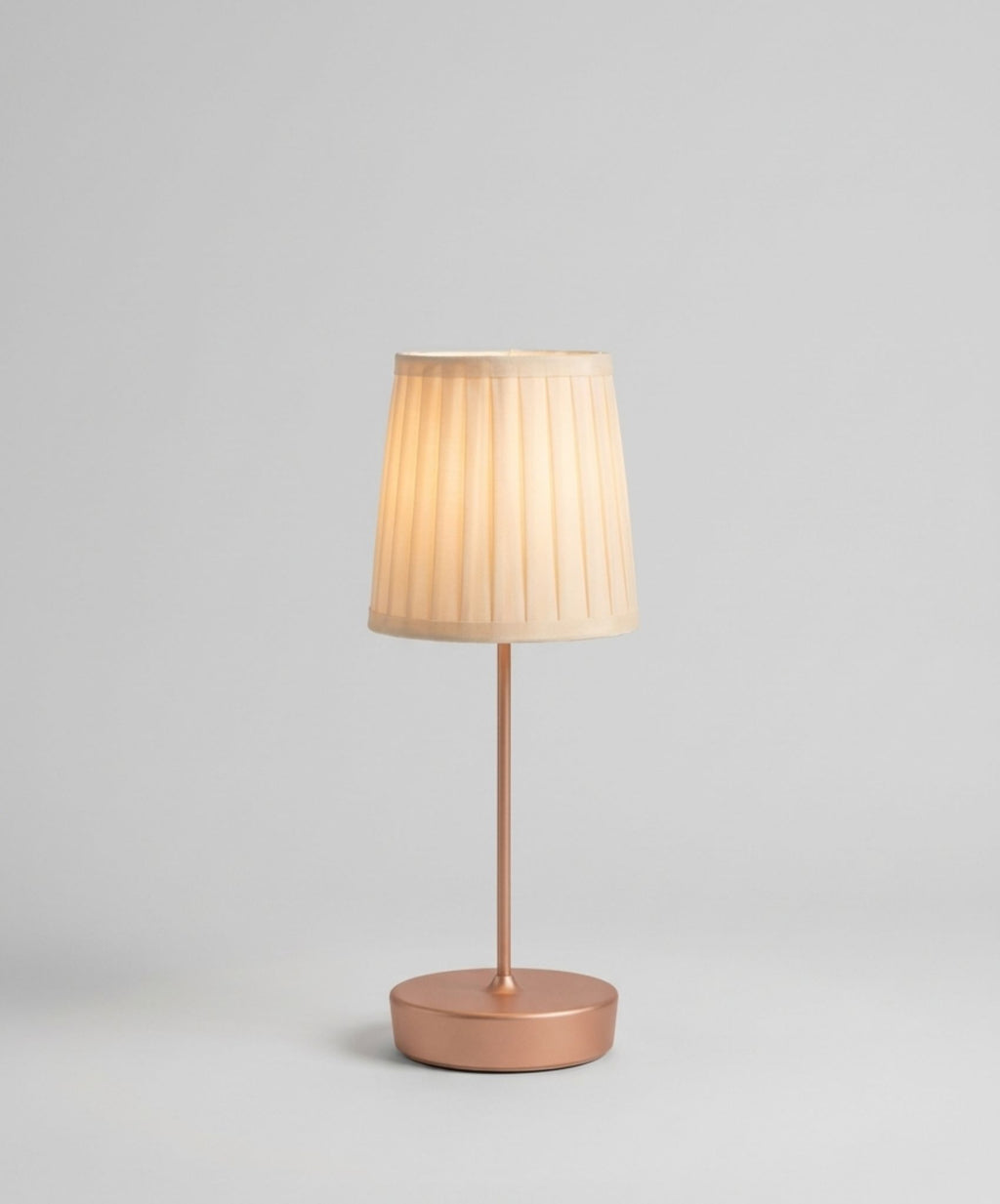 Luminária de Mesa Swap Pro com cúpula de Tecido Plissado | Zaff Design