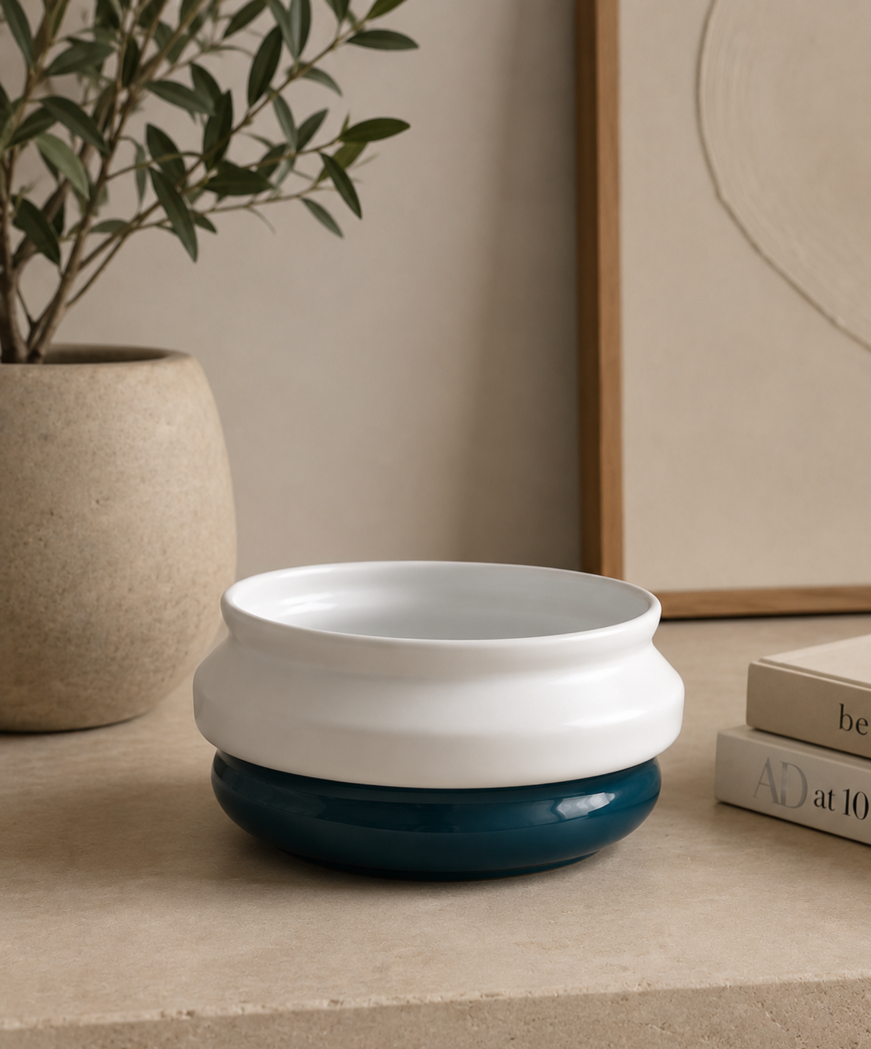 Cachepot Totêmico P – Branco Fosco – Verde Gris